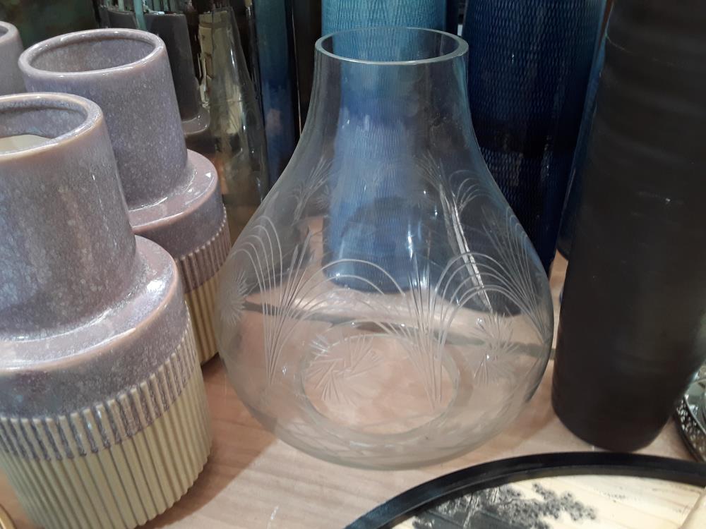 VASE EN VERRE TAILLÉ 