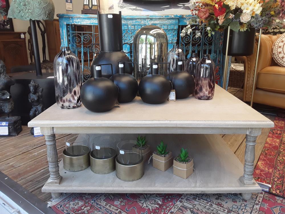 TABLE DE SALON CARREE 1M SUR 1M