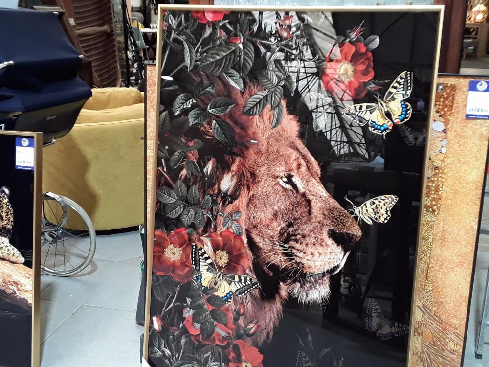 CADRE LION SUR VERRE AVEC STRASS ENCADREMENT DORÉ 