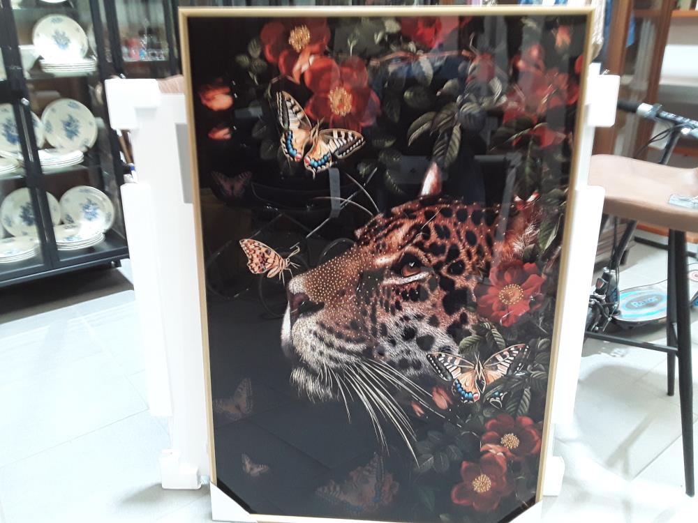 CADRE LEOPARD SUR VERRE AVEC STRASS ENCADREMENT DORÉ