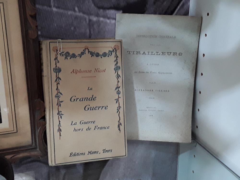 2 LIVRES MILLITAIRES