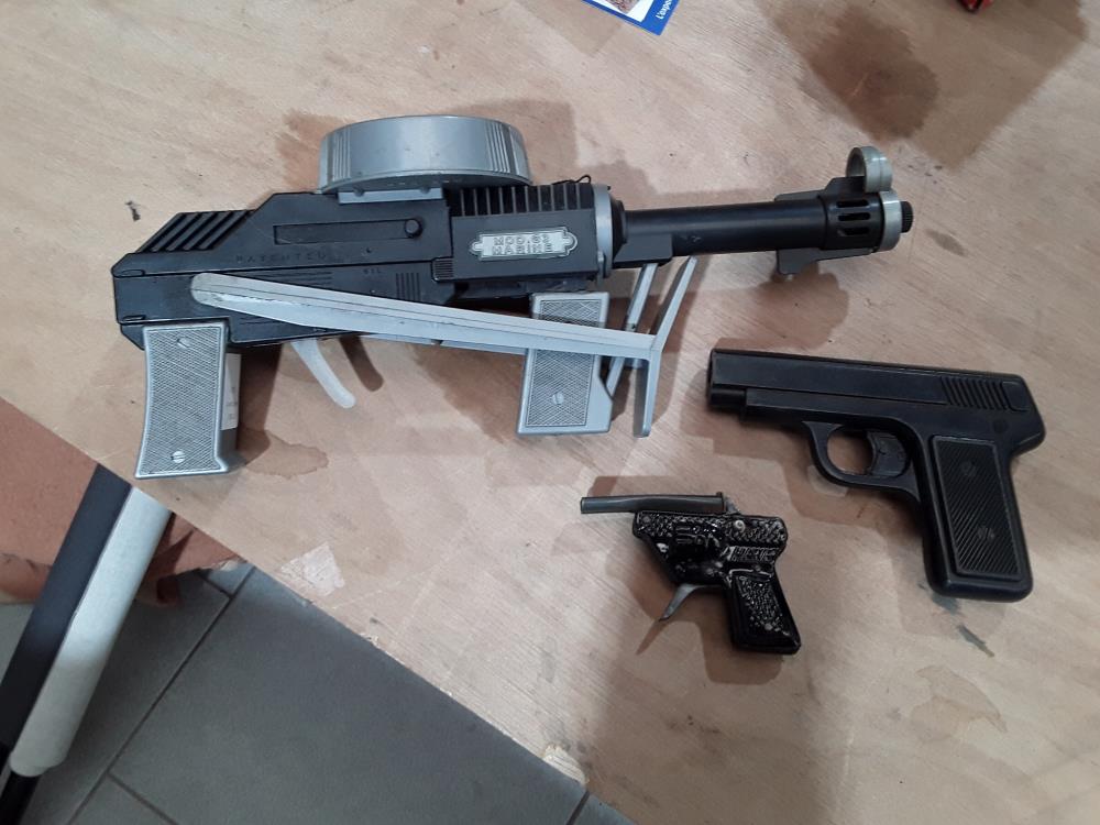 LOT JEUX ENFANTS PISTOLETS ANCIEN VINTAGE