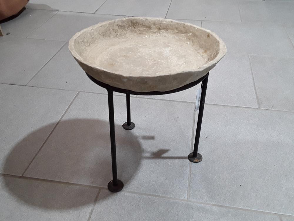 PETITE JARDINIÈRE SUR PIED