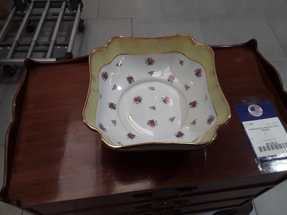 PLAT EN PORCELAINE DE LIMOGES