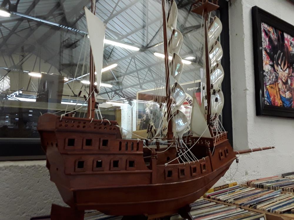 BATEAU MAQUETTE EN BOIS GALION 
