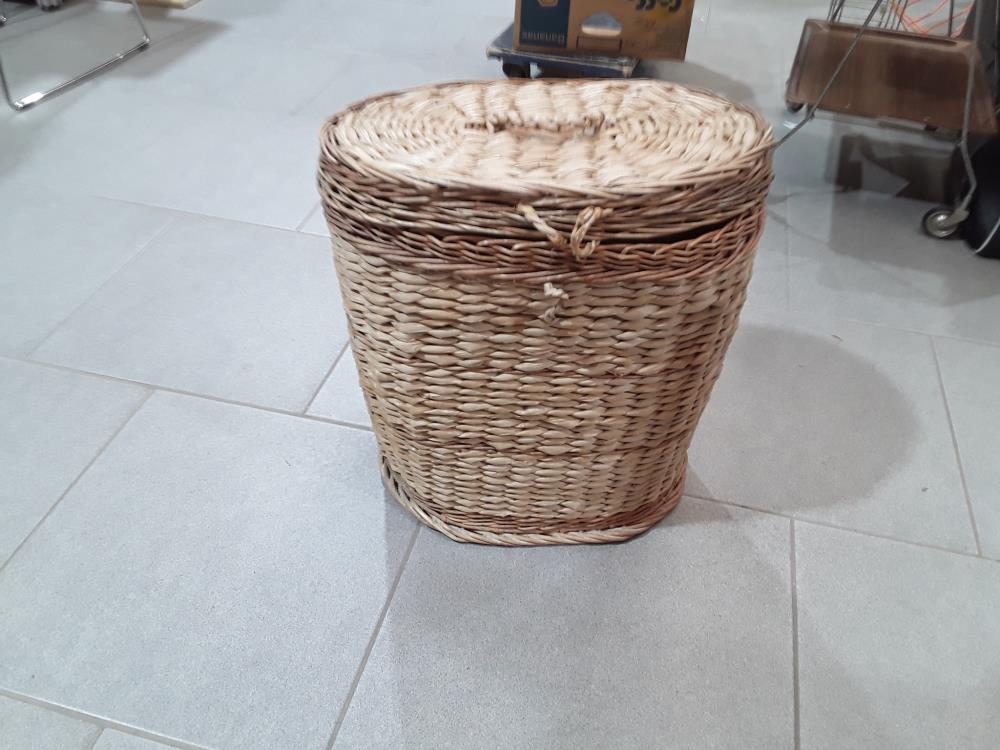 PANIER À LINGE EN OSIER 