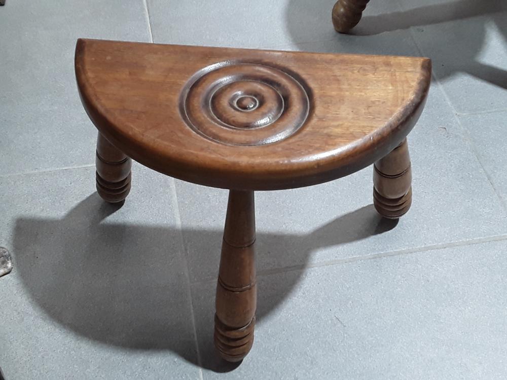 PETIT TABOURET BOIS DEMI CERCLE 