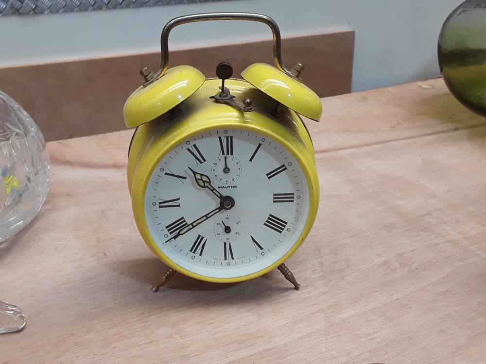 RÉVEIL VINTAGE JAUNE