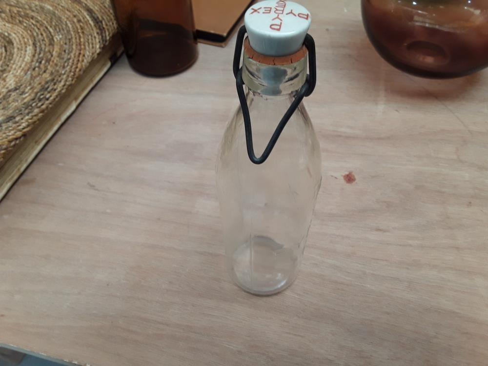 BOUTEILLE EN VERRE AVEC BOUCHON PYREX