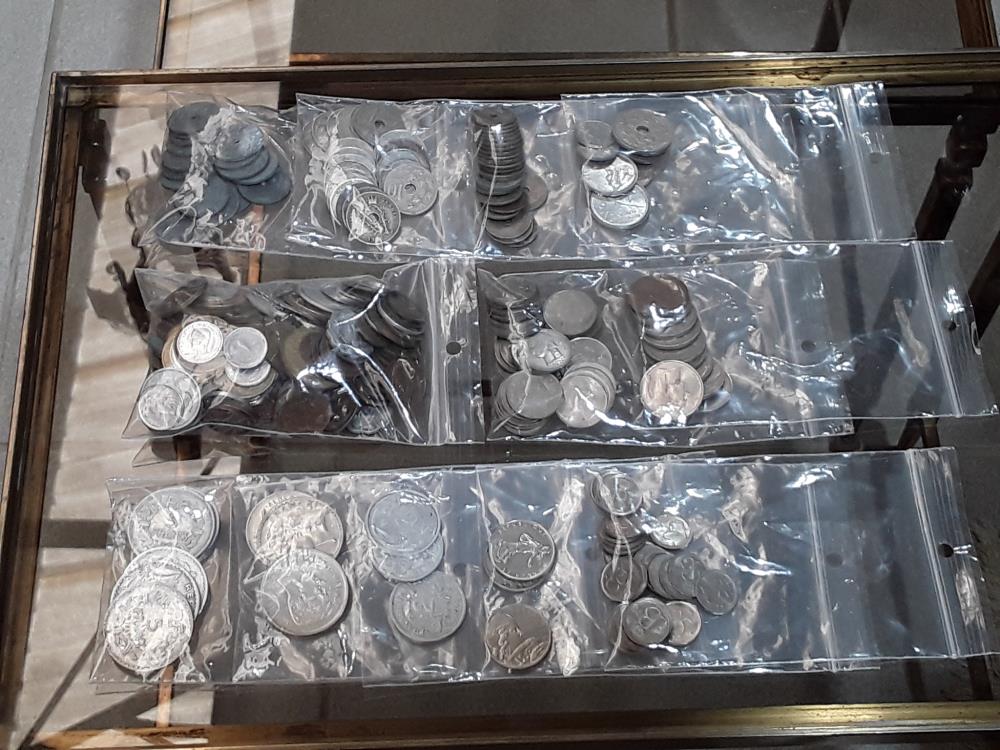 COLLECTION DE PIÈCES