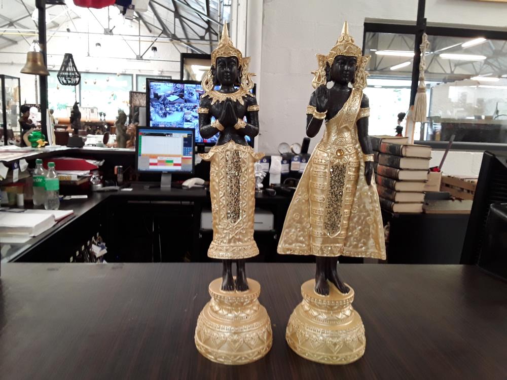 PAIRE DE STATUES INDONÉSIENNE 