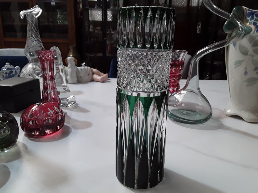 VASE EN VAL ST LAMBERT ROSEAU VERT