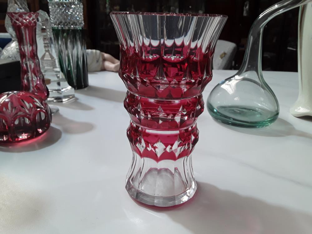 VASE EN CRISTAL TAILLE ROUGE 