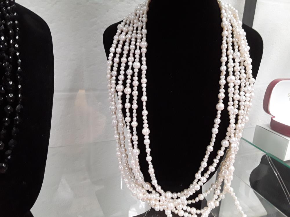 SAUTOIR EN PERLES VÉRITABLES DE MAJORQUE 