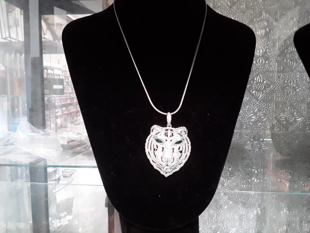 PENDENTIF TÊTE DE TIGRE 