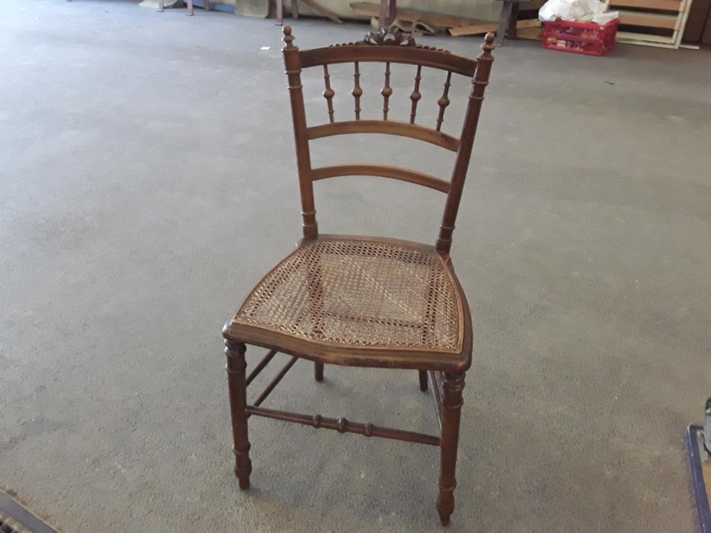 CHAISE ANCIENNE 
