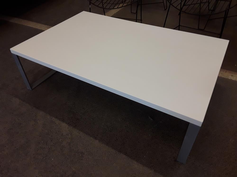 TABLE DESIGN ENEA 