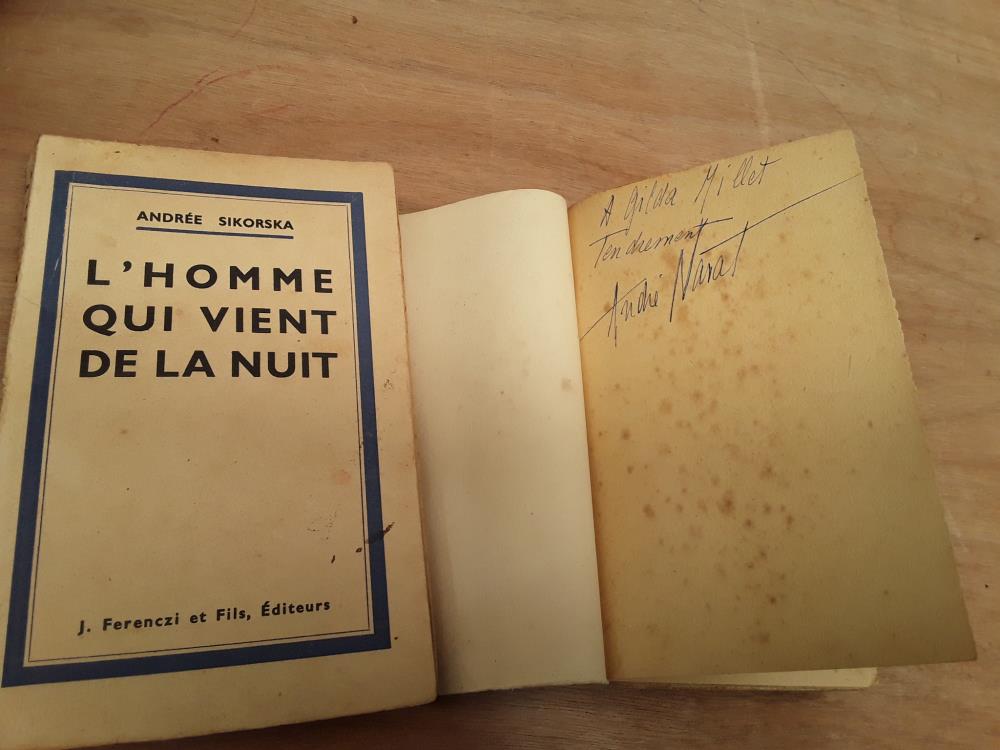 LIVRE UN CRI DANS LA TEMPÊTE DÉDICACÉ PAR L'AUTEUR ANDRÉ NARAT