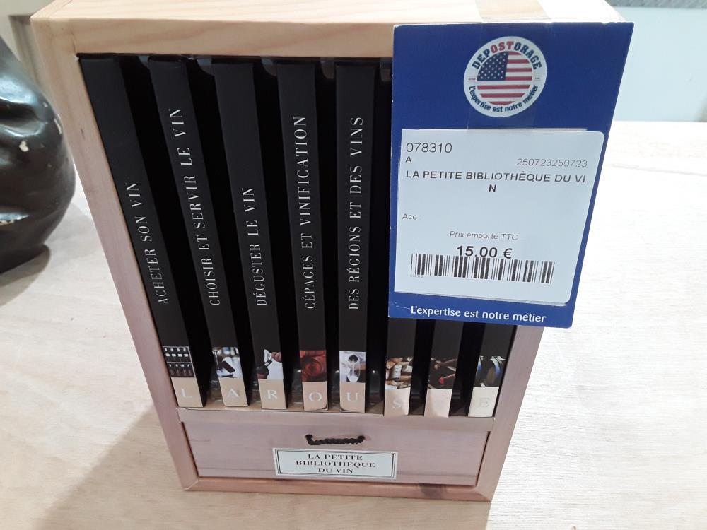 LA PETITE BIBLIOTHÈQUE DU VI N