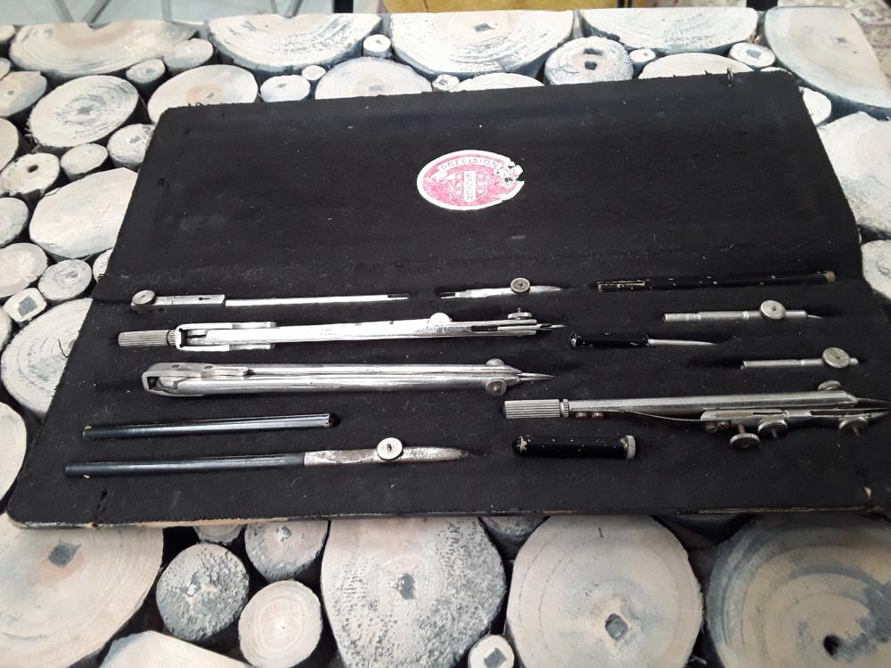 BOÎTE DE COMPAS DECO VINTAGE