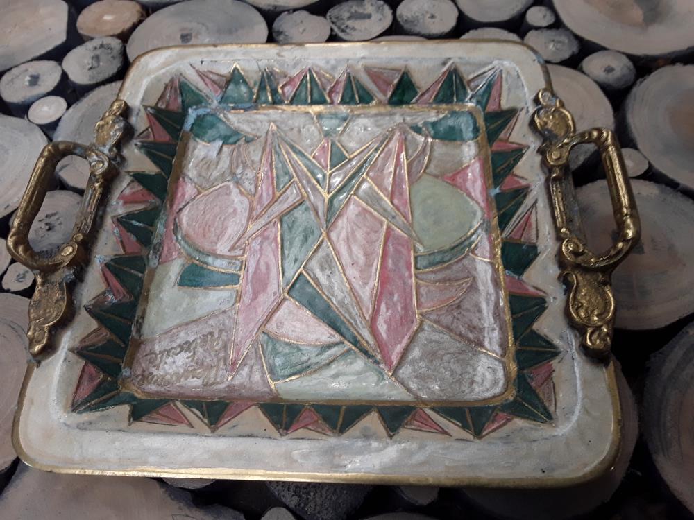 PETIT PLAT EN LAITON ÉMAILLÉ