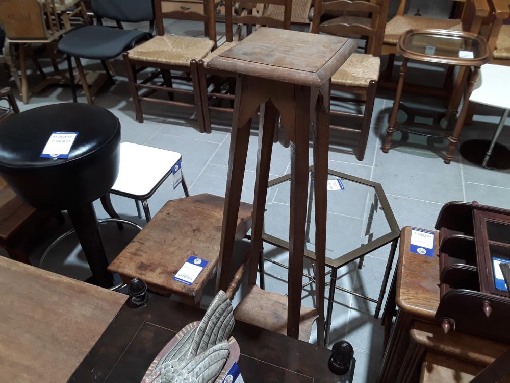 SELLETTE EN CHENE REPOSE PLANTE 