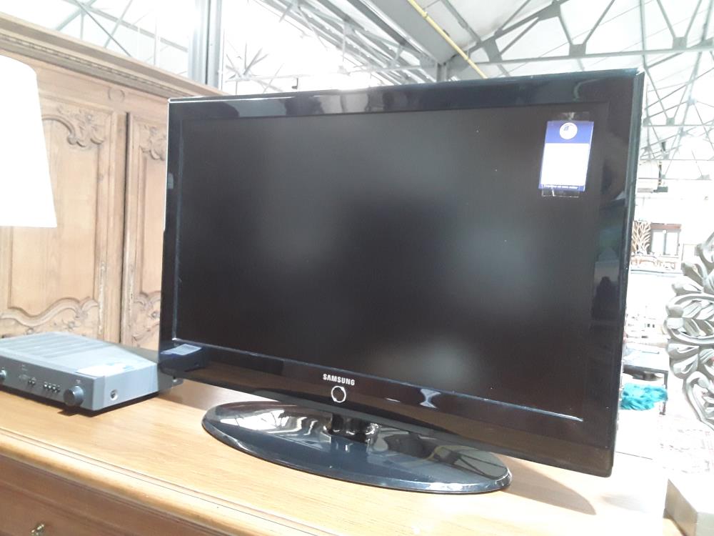 TELEVISION ET TELECOMMANDE