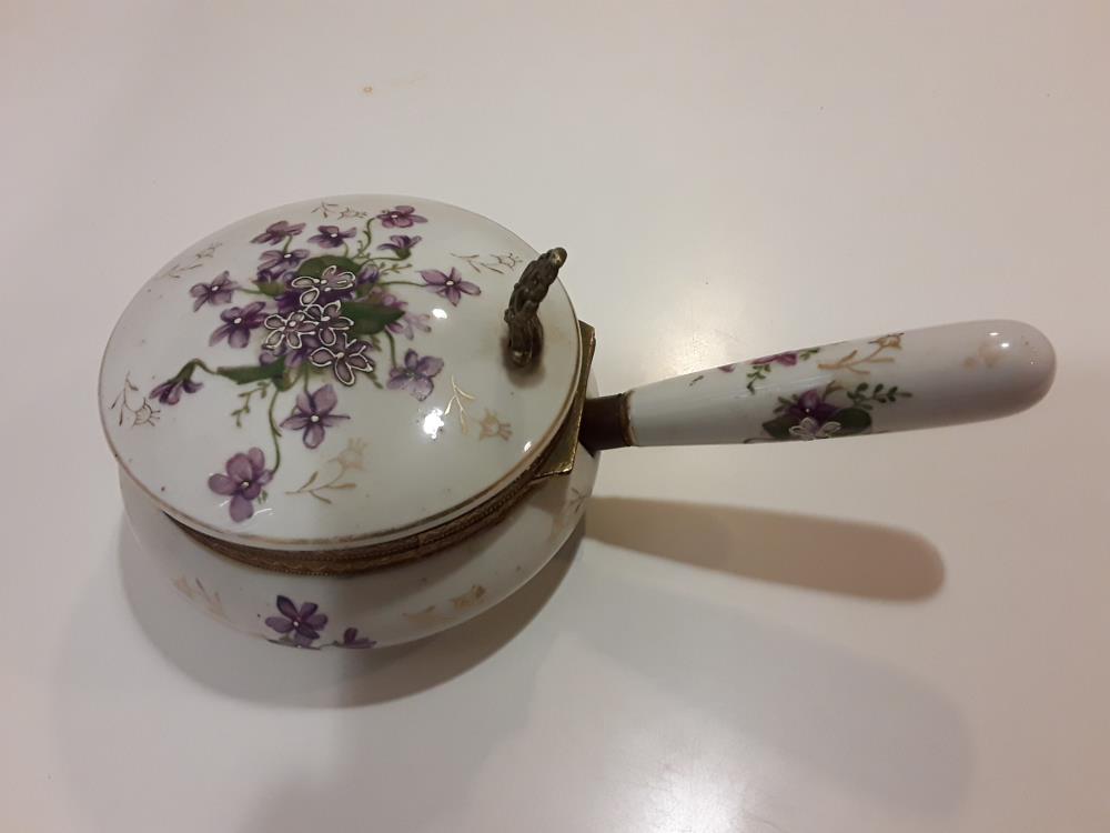 BOITE POELON AVEC COUVERCLE MOTIF VIOLETTES