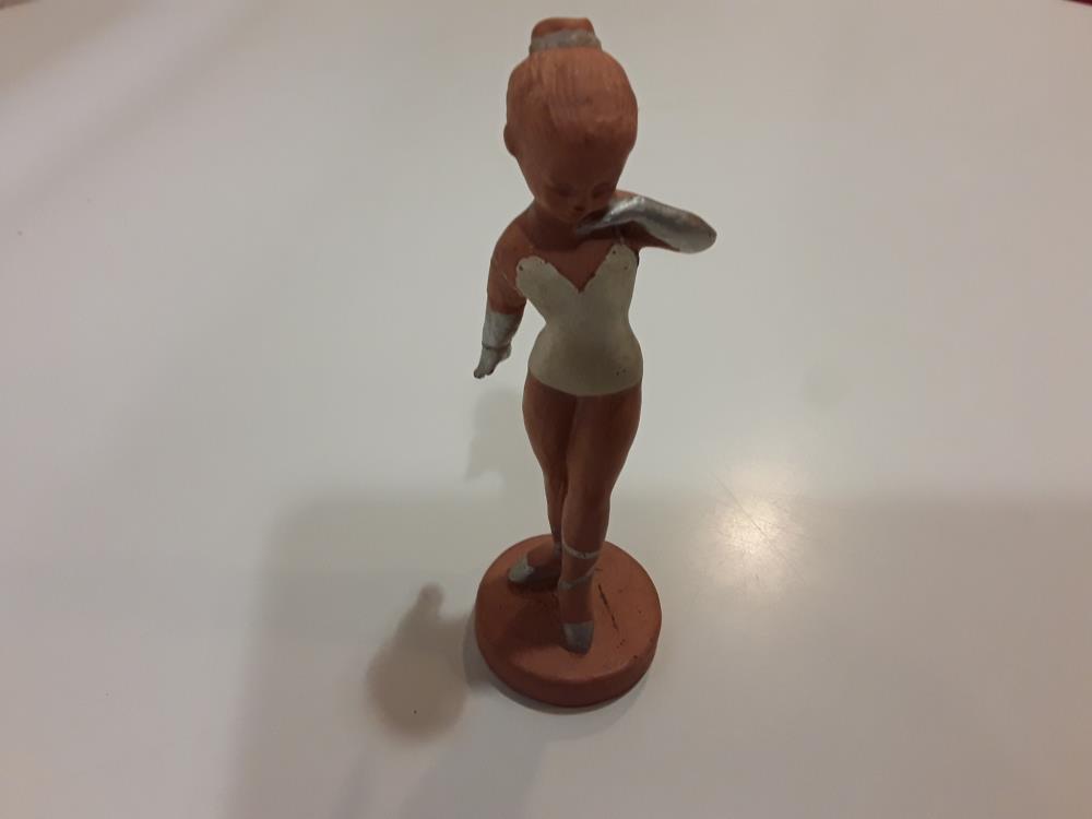 DANCEUSE EN TERRE CUITE 