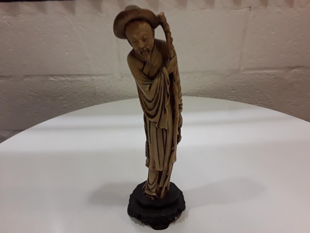 POSTURE CHINOIS EN IVOIRINE