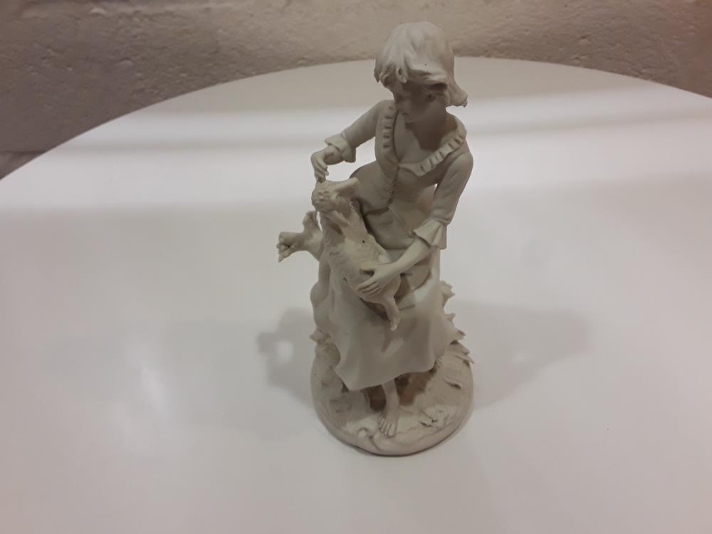 POSTURE PORCELAINE TENDRE "LA BERGÈRE"