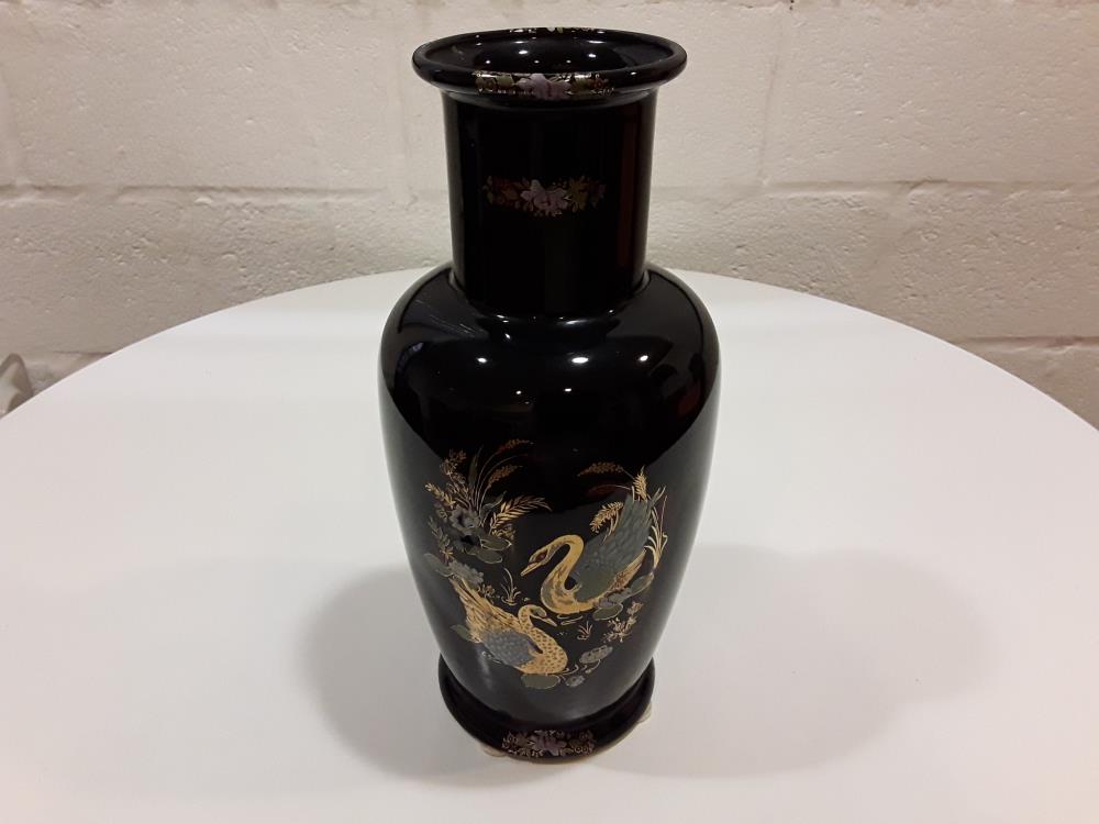 VASE BLEU MARINE AVEC CYGNES 