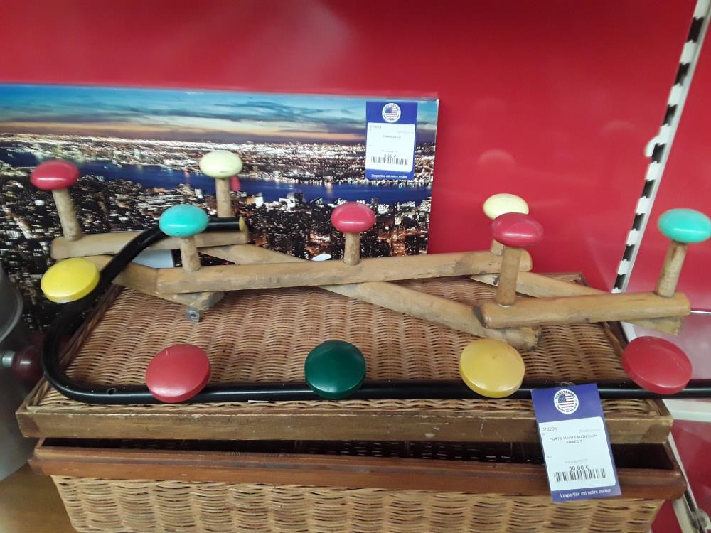 PORTE MANTEAU DESIGN ANNÉE 7