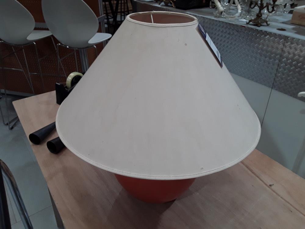 LAMPE A POSER FAÎENCE ROSE 