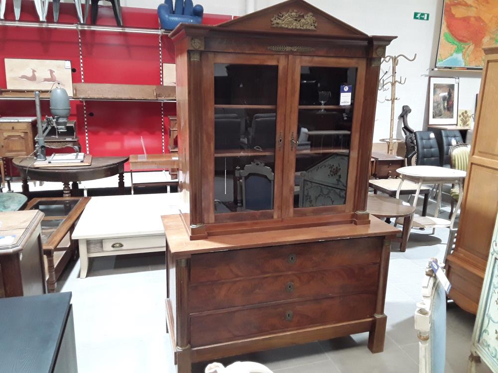 VITRINE EMPIRE EN ACAJOU 