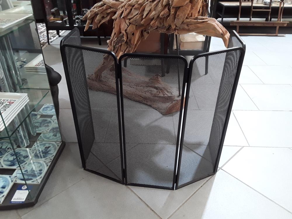 PARE-FEU EN METAL  OIR 