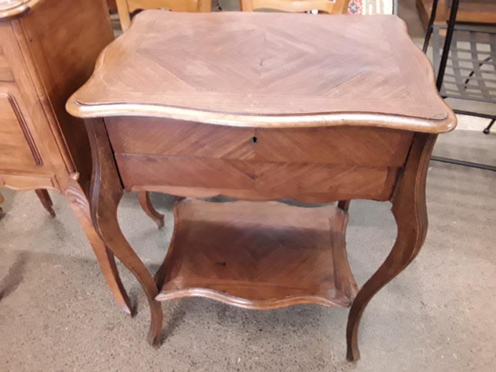 TABLE DE COUTURE EN NOYER 