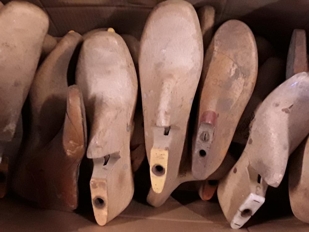 FORME À CHAUSSURE DECO DE VITRINE