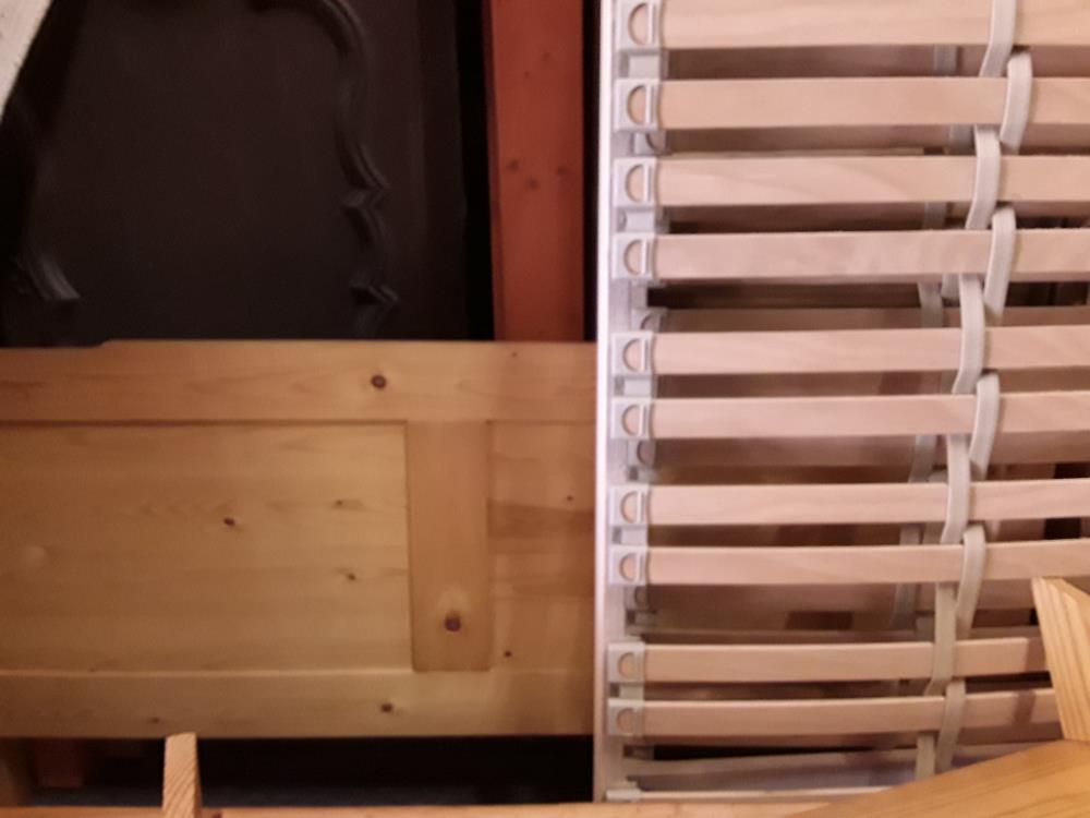 LIT EN PIN 140/200 AVEC SOMMIER 