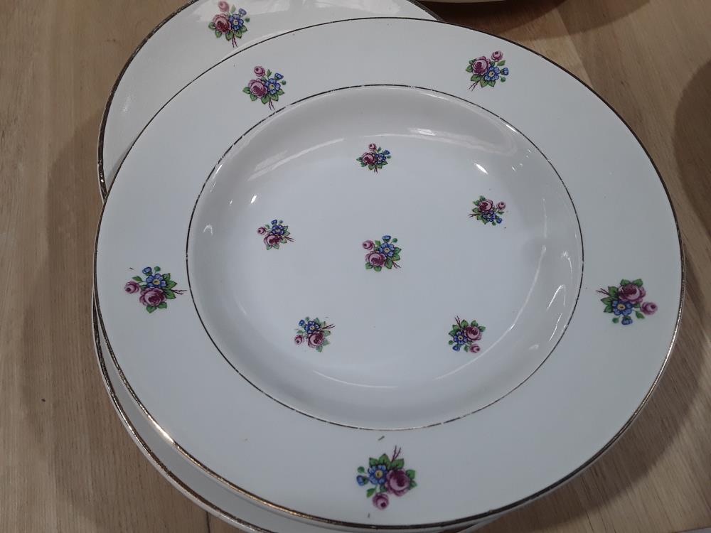 SERVICES COMPLET FAIENCE MOTIF FLORAL