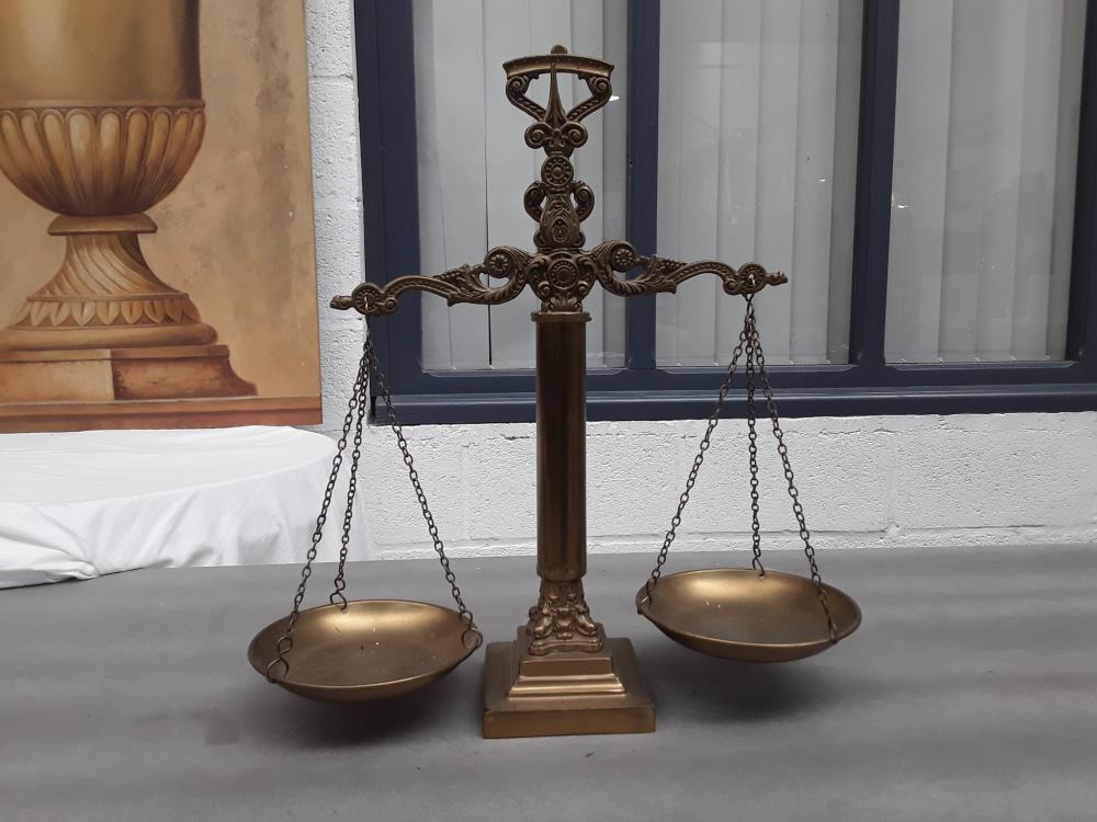 BALANCE JUSTICE DECO 