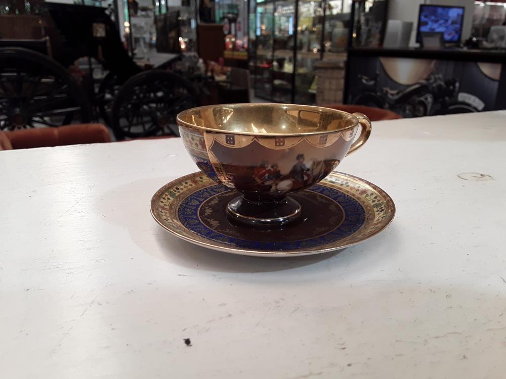 TASSE AVEC SOUS TASSE EN PORCELAINE 