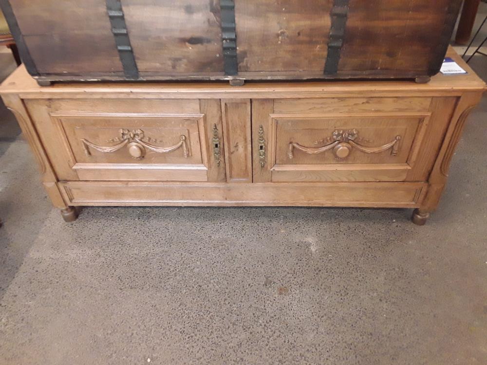 COFFRE EN CHENE OUVERTURE PAR LA FACE 