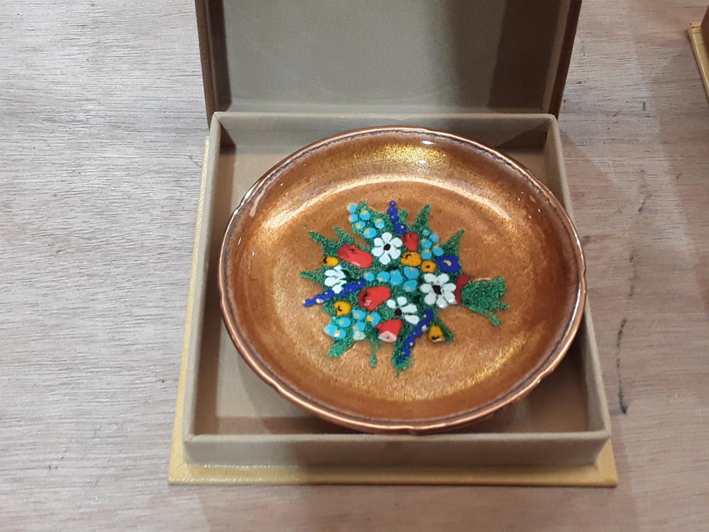 ASSIETTE EMAILLE GRAND FEU SIGNEE SAUVIN 