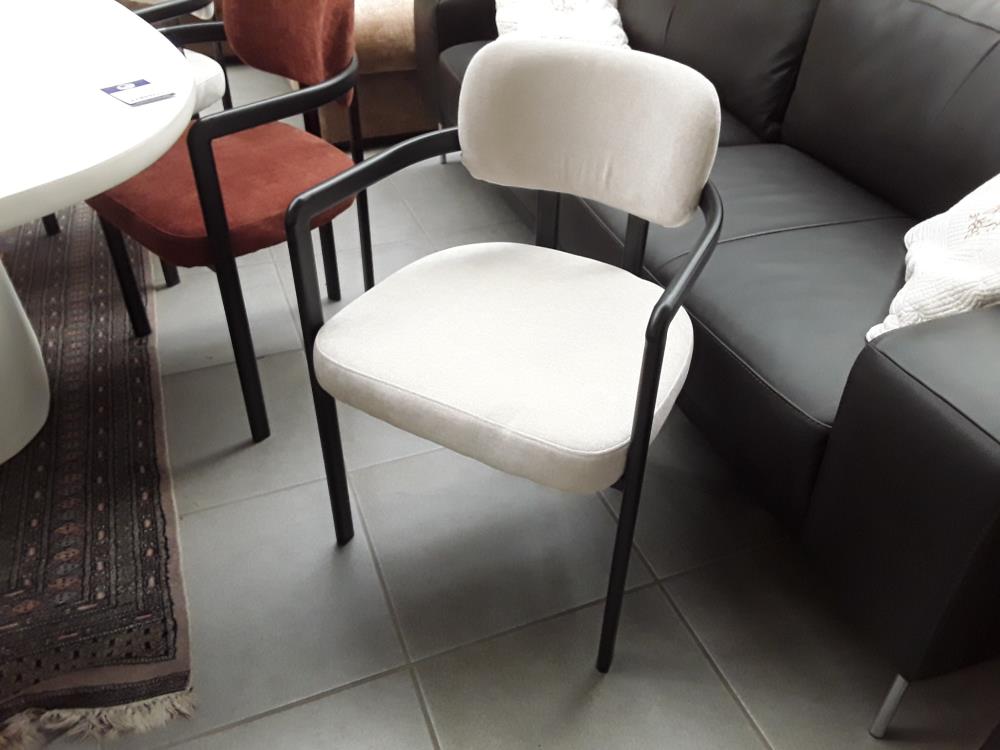 LOT DE 6 CHAISES DESIGN ITALIEN MÉTAL ET COULEUR BEIGE