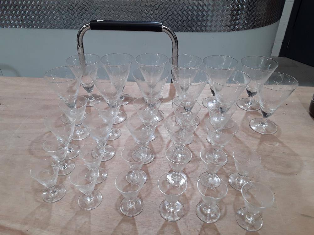 SERVICE VERRE ANNÉE 50 TAILLÉ 