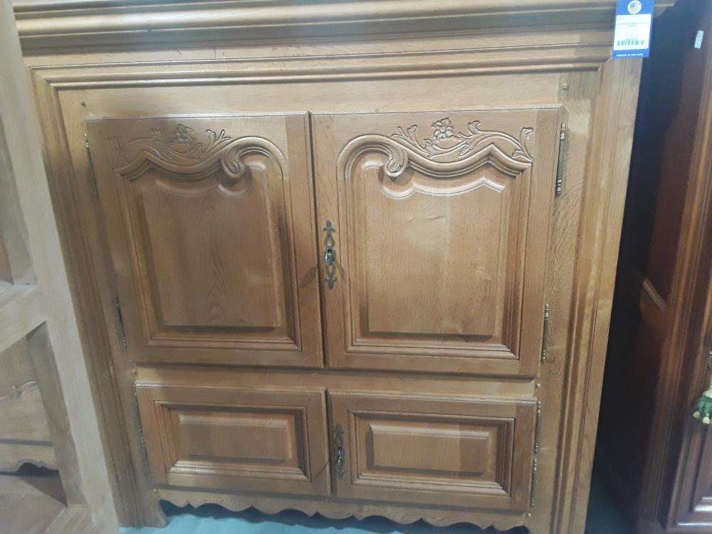 MEUBLE EN CHENE MASSIF 4 PORTES 
