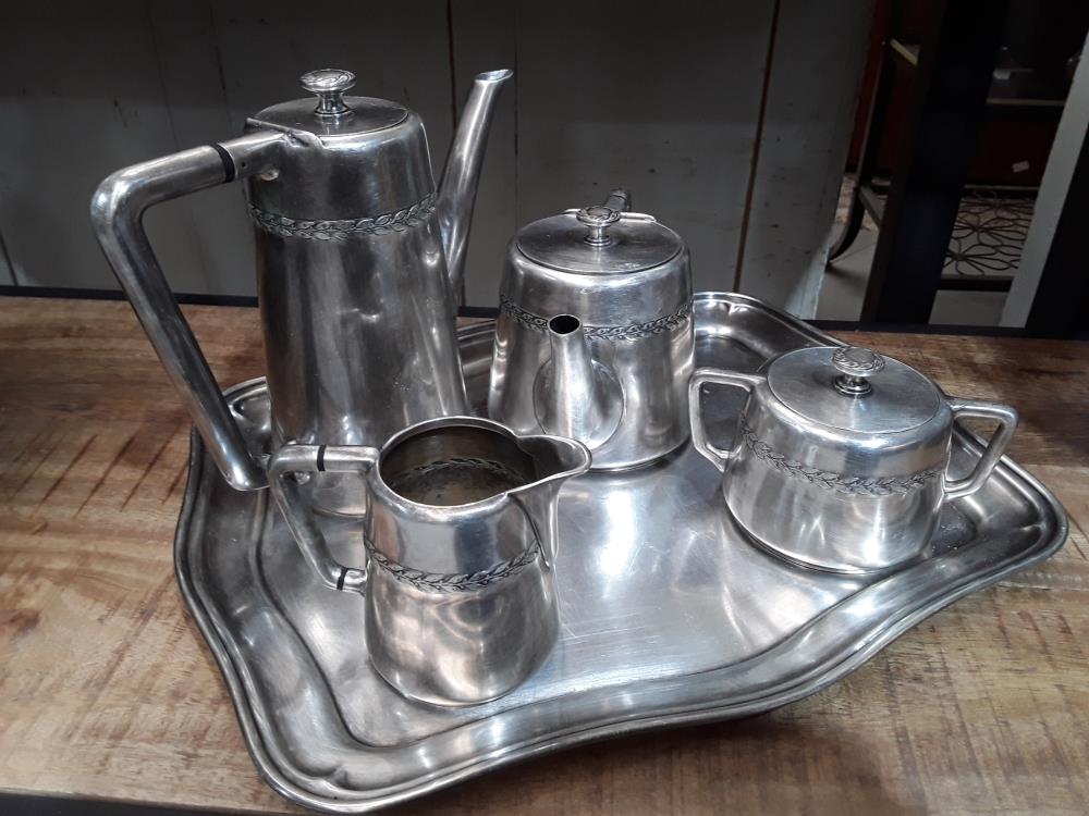 ENSEMBLE DE MÉTAL ARGENTÉ