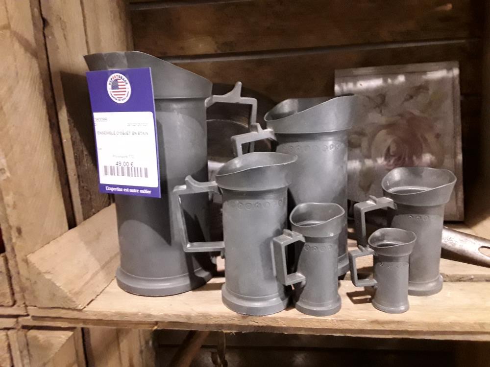 ENSEMBLE D'OBJET EN ÉTAIN