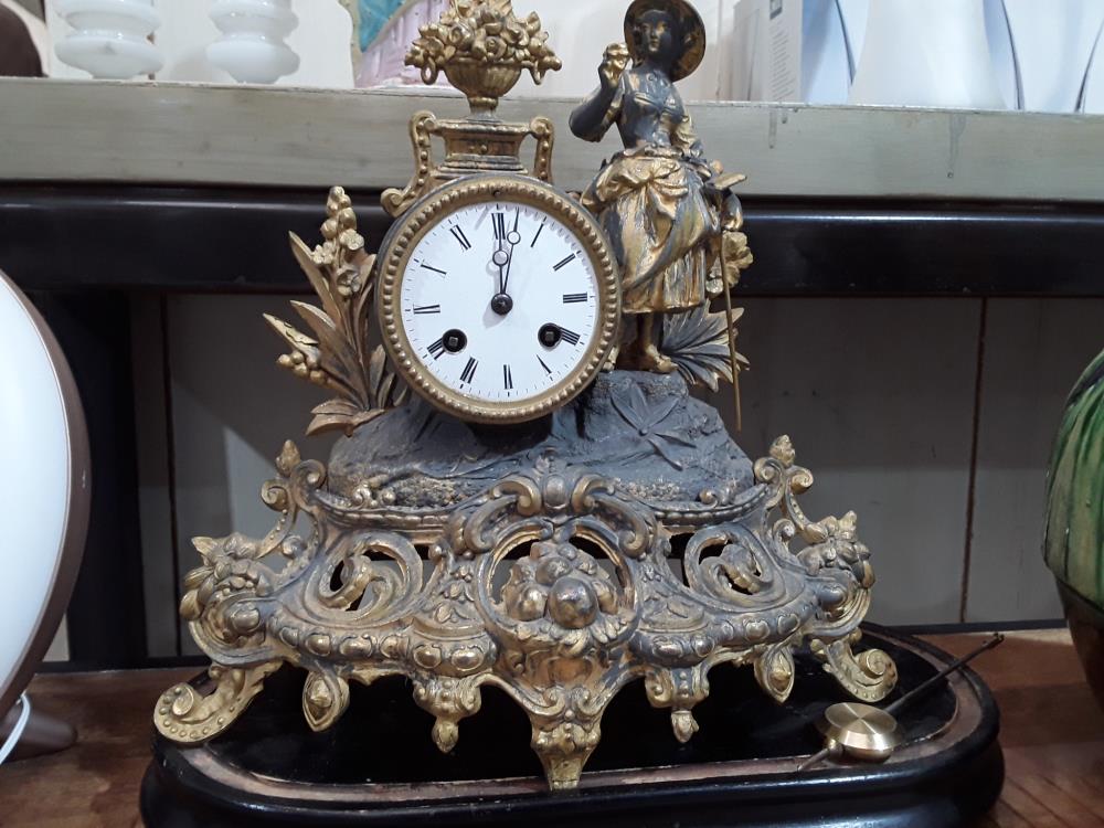 HORLOGE SOCLE NOIR